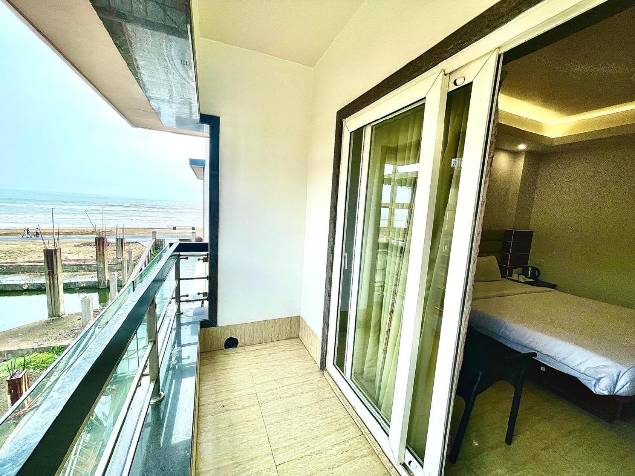 Gr Palace, In Front Of Sea-Beach With Breakfast, Swimming-Pool, Fully Air-Conditioned, Hotel With Parking Availability Puri Ngoại thất bức ảnh