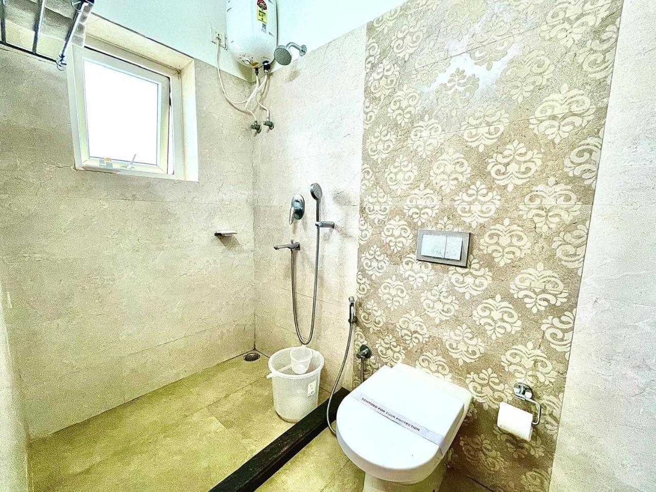 Gr Palace, In Front Of Sea-Beach With Breakfast, Swimming-Pool, Fully Air-Conditioned, Hotel With Parking Availability Puri Ngoại thất bức ảnh