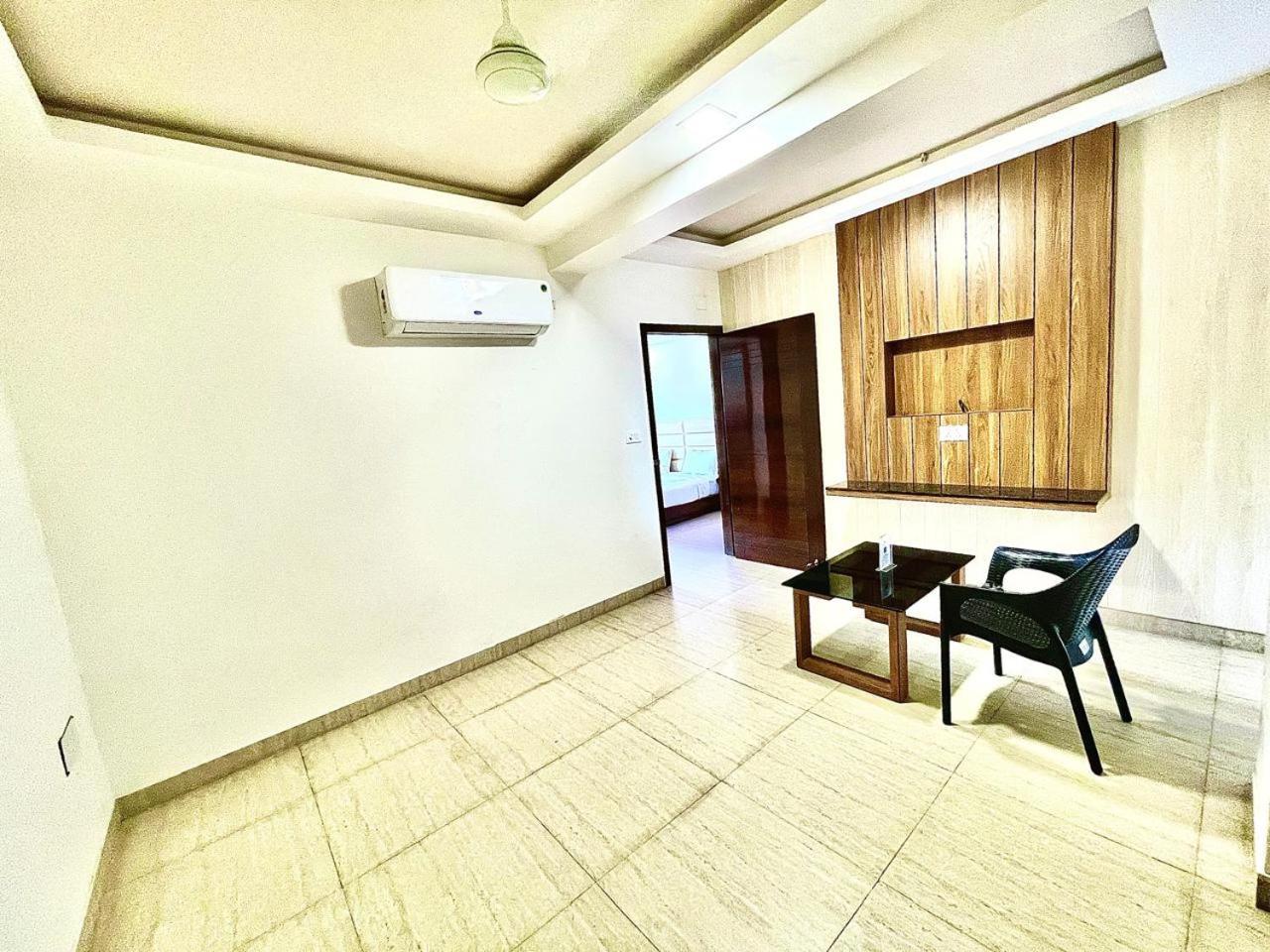 Gr Palace, In Front Of Sea-Beach With Breakfast, Swimming-Pool, Fully Air-Conditioned, Hotel With Parking Availability Puri Ngoại thất bức ảnh