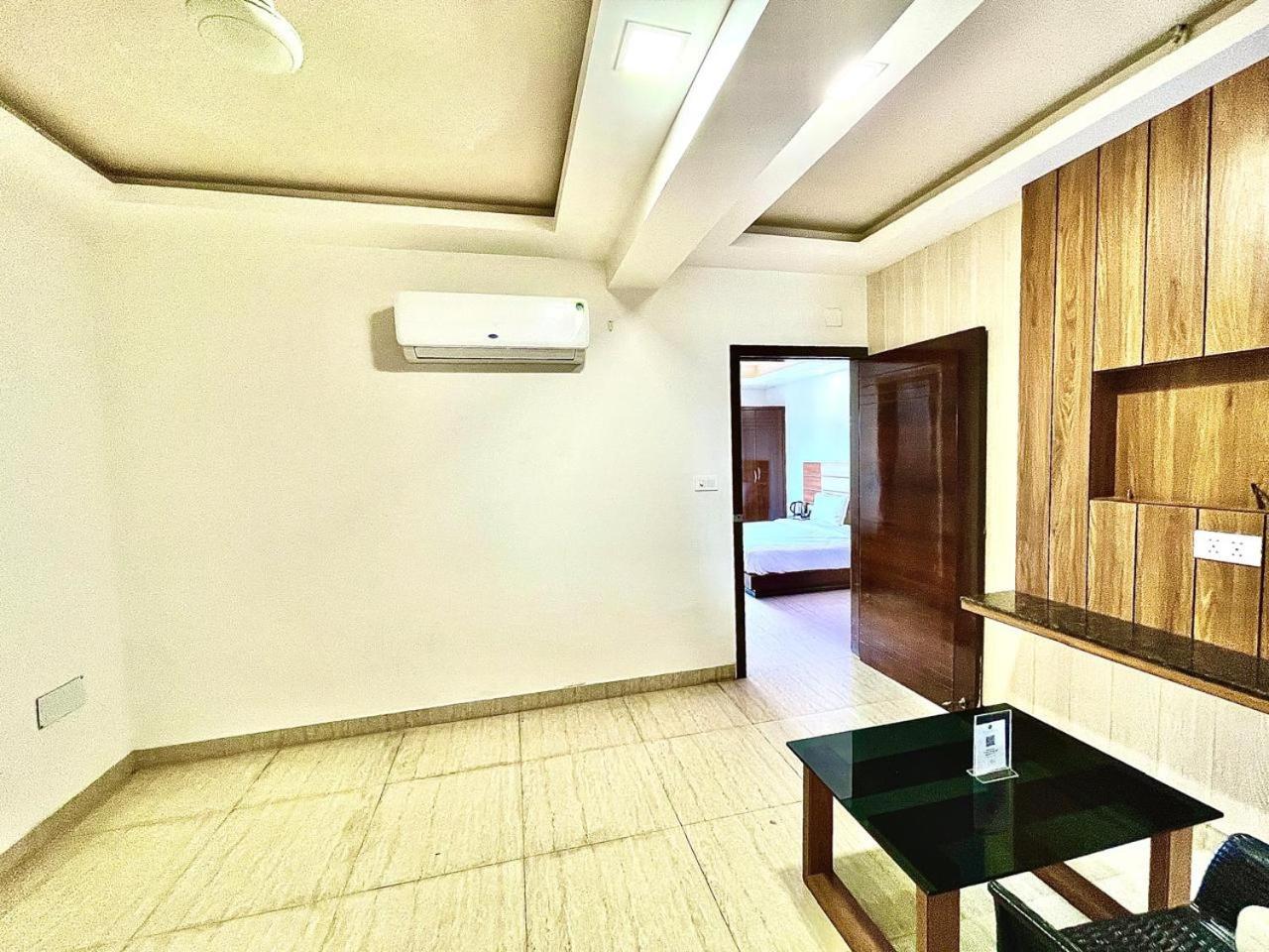 Gr Palace, In Front Of Sea-Beach With Breakfast, Swimming-Pool, Fully Air-Conditioned, Hotel With Parking Availability Puri Ngoại thất bức ảnh